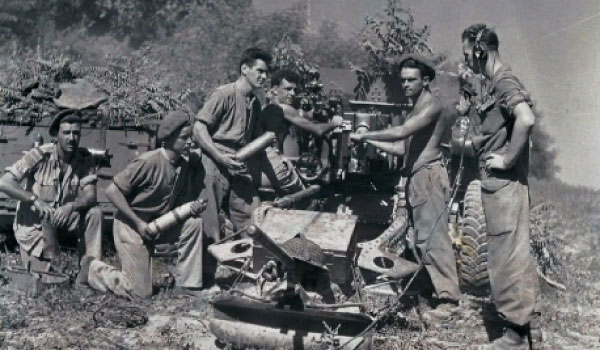 Italy-Gun-Crew Italy-Gun-Crew